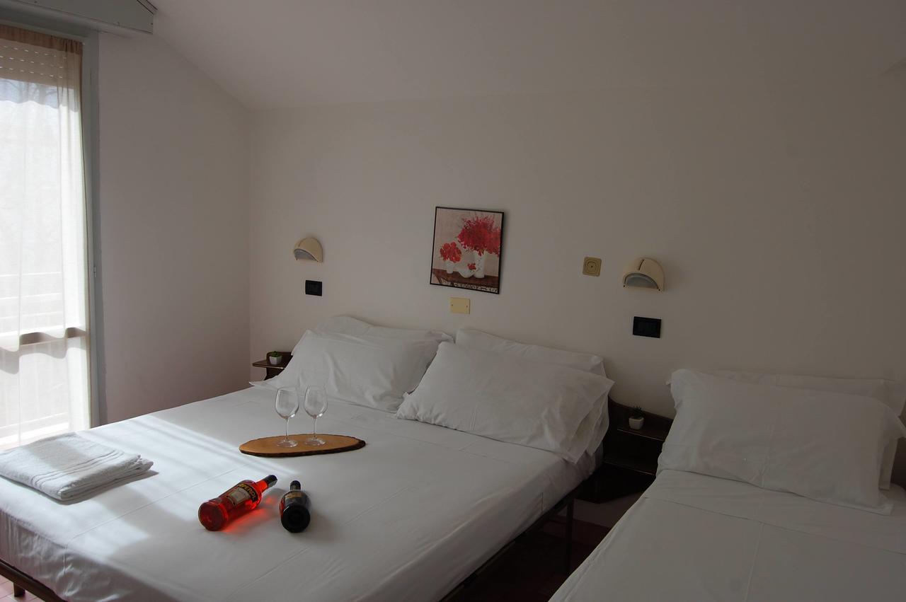 Hotel Flores Riccione Eksteriør billede
