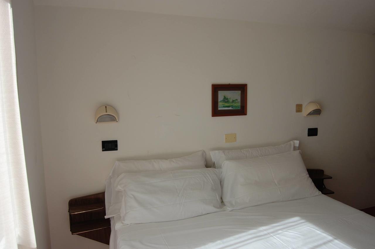 Hotel Flores Riccione Eksteriør billede