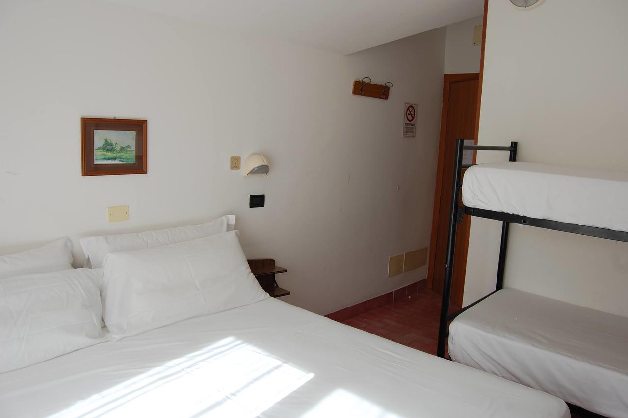 Hotel Flores Riccione Eksteriør billede